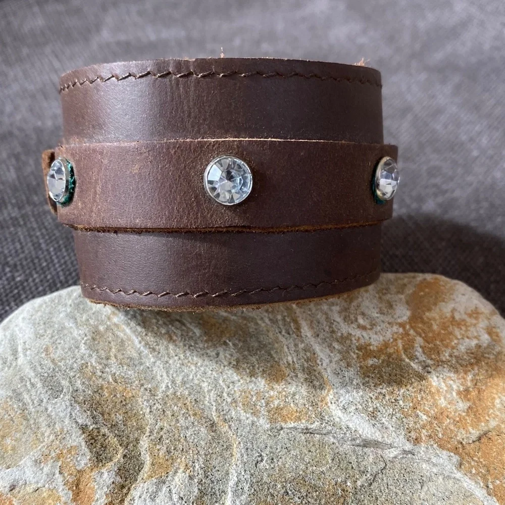 Leather Cuff‎ Bracelet rhinestone Rivets Buckle Brown